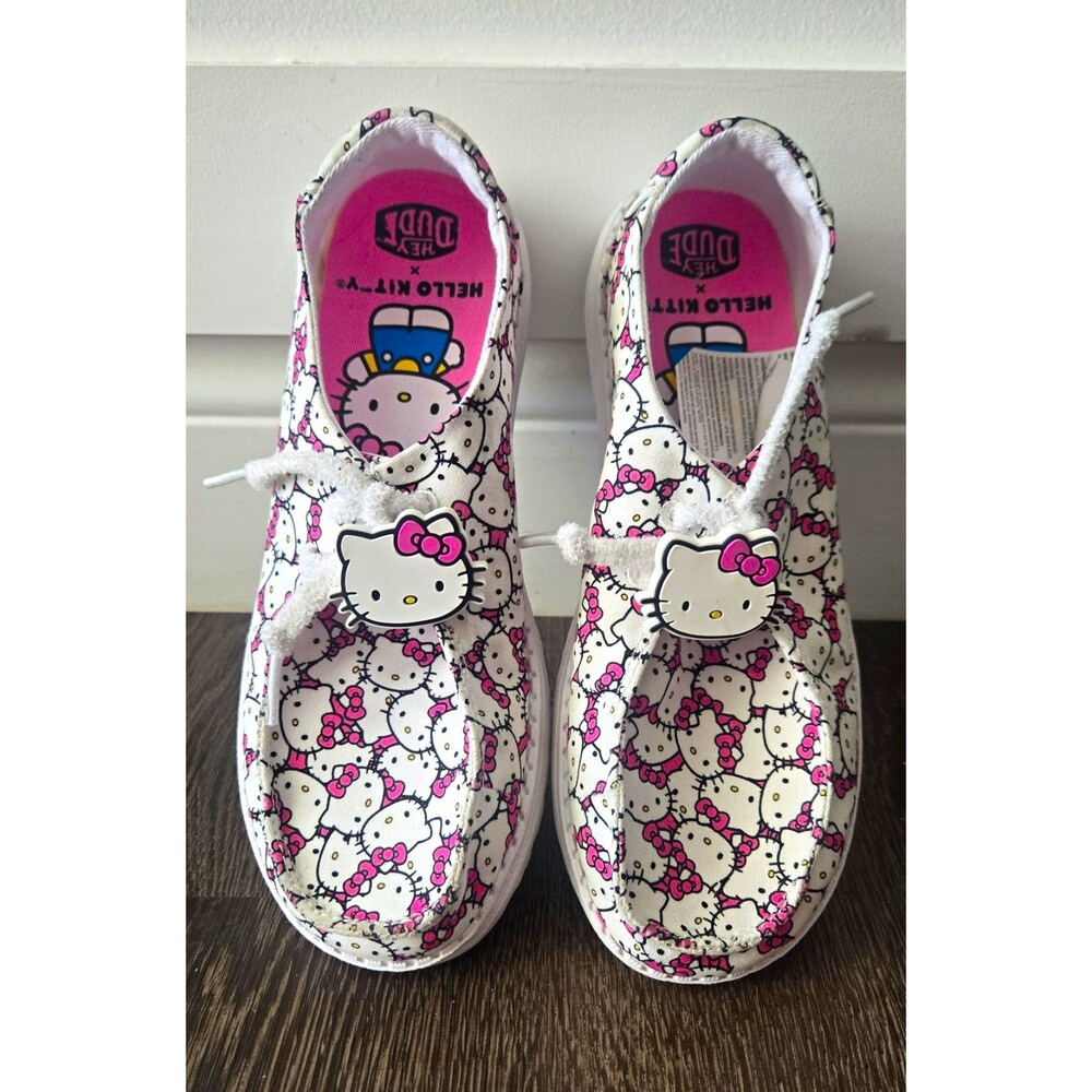 HEYDUDE Wendy Hello Kitty Takeover Canvas Loafer White Pink US 7 EU 38